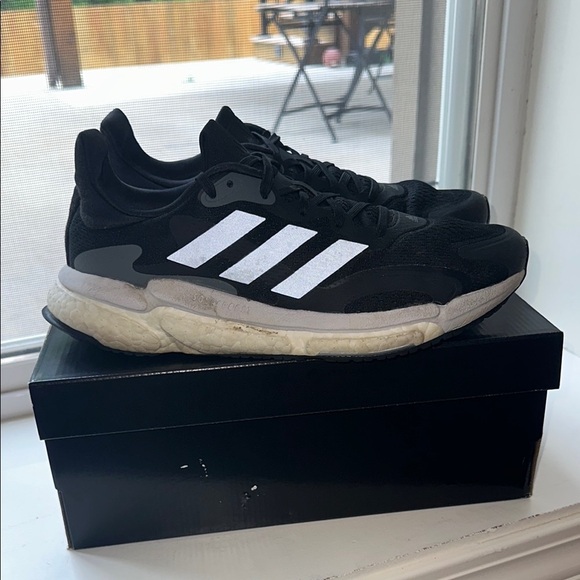 Adidas Men’s Black Solarboost Running Lifestyle Sneakers Size 8 - Picture 3 of 9